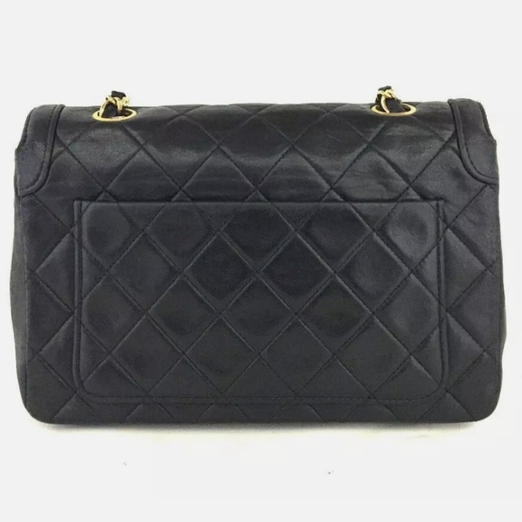 ๐ป๐ปHP๐ป๐ปVintage CHANEL Black Lambskin Crossbody - Picture 2 of 9